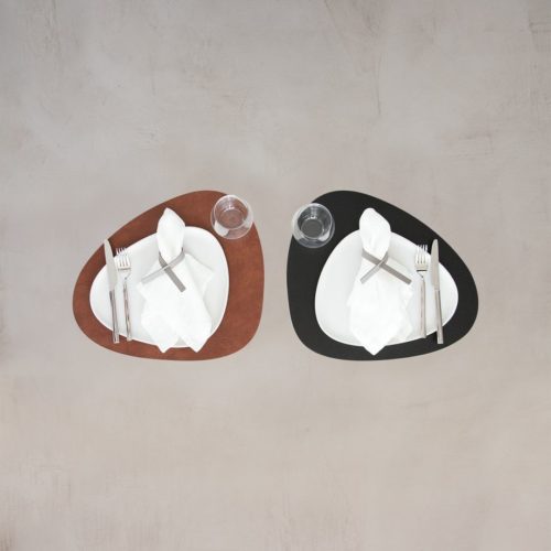 Lind DNA Table Mat Curve L Double Bull Cognac/Black
