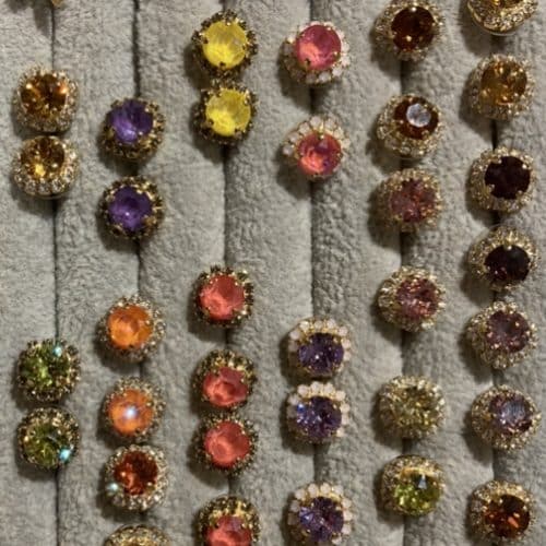 Caprice blomma örhänge mixade färger