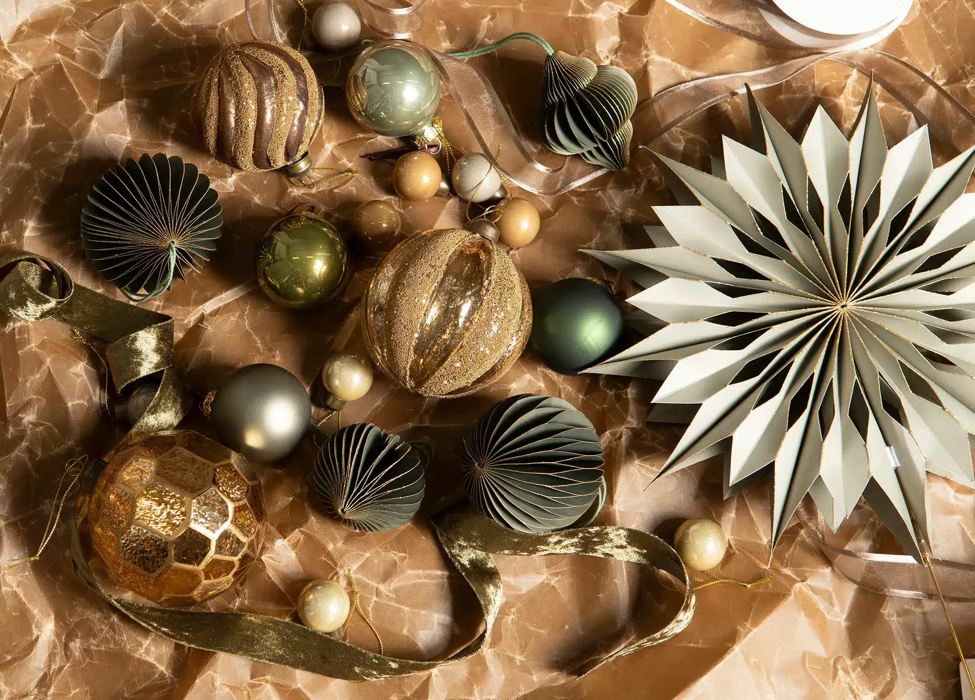 Pappersjulkula Pim Grön/Guld Mix Ø6,5x8cm - Bild 2