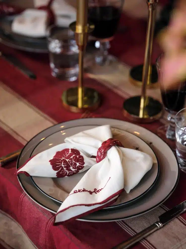 Lexington Blombroderad servett i linneblandning - Bild 4