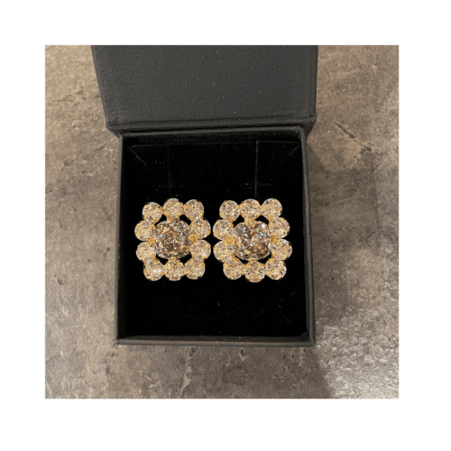 Loco Margarita Studs Graphite statement-örhängen med grafitfärgade österrikiska kristaller och 24k guldpläterad mässing