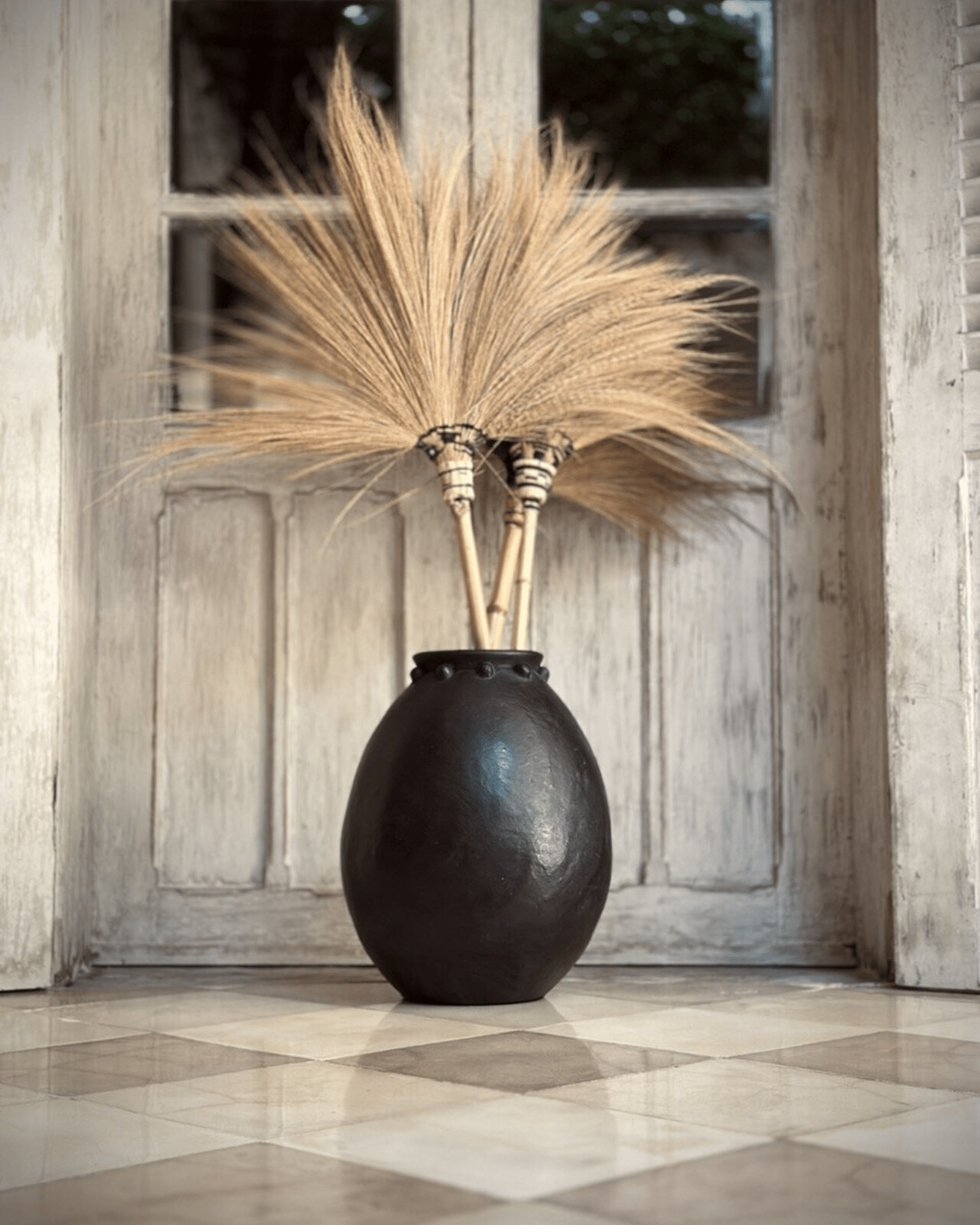 Noori YASA stor urna, svart antik