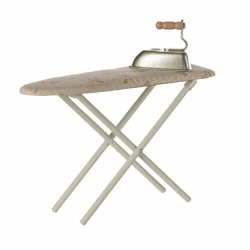 Maileg Strykjärn och strykbräda Miniatyr – Offwhite