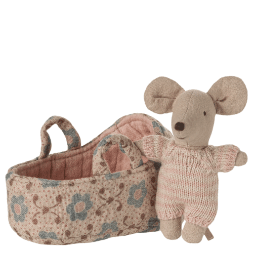 Maileg Babymus i Bärväska – Rosa