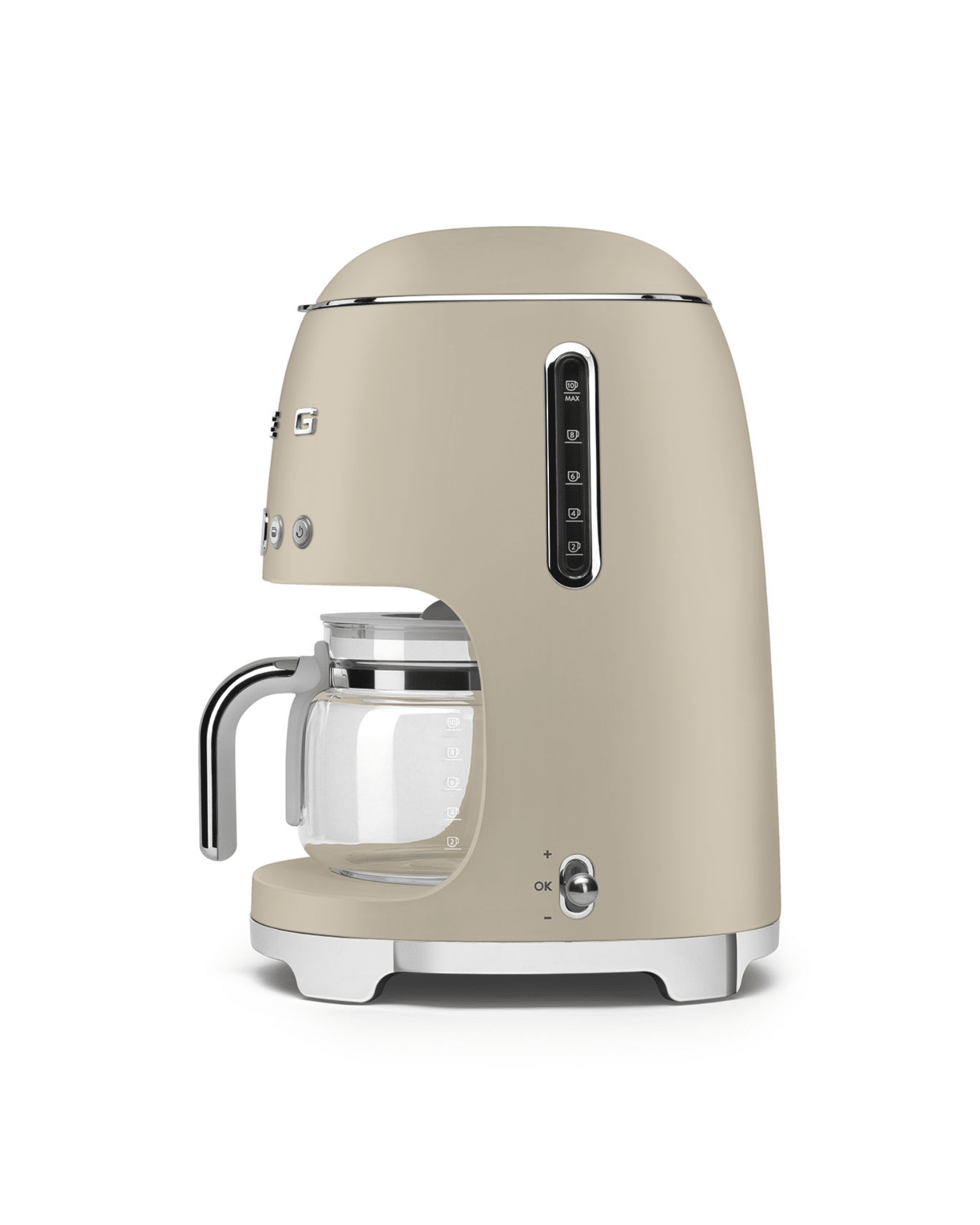 Smeg kaffebryggare i färgen Moonlight med retrodesign från 50’s Style-serien och kromdetaljer på köksbänk